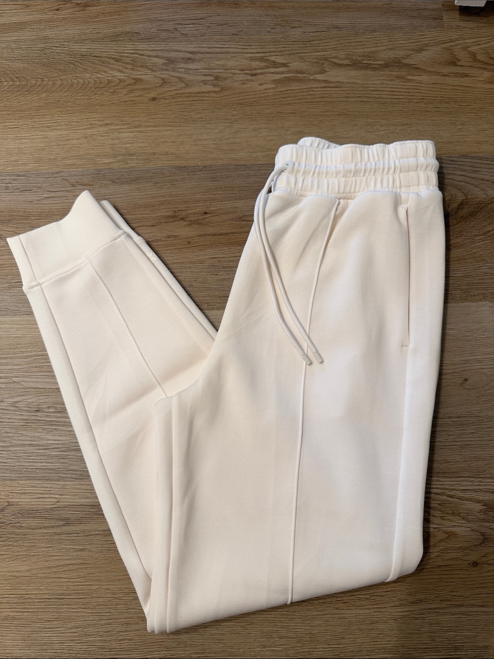 Women’s Slim Drawstring Jogger Pants in Cream *Never Worn*
